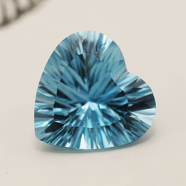 ☆ブルートパーズ コンケイブ 4.7ct １個限定 製品オーダー可能 ※こちらのルースを使用してのオーダー・セミオーダー・カスタマイズもお受けできます。 誕生石 11月