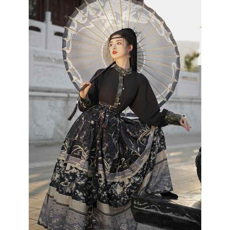 漢服 女性用 刺繍 花柄 長袖トップス 黒 武侠風 古風 馬面スカート コットン素材 軽量 ゆったりシルエット 春夏 秋冬 通年 普段使い 伝統柄 華やか デザイン|ベネフィメントショップ