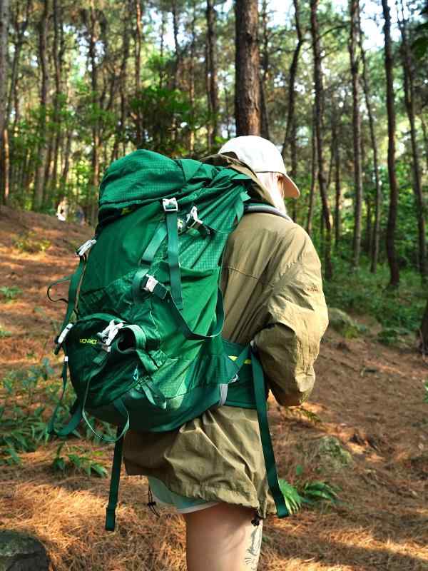 アウトドア 山登り 背嚢 雨合羽 大電気容量 両肩 うしろ側容器に並べる 山歩き 難民キャンプ トレッキング 徒歩 幕舎 サスペンション 背負い分かりやすい 役立つこと性 耐久性