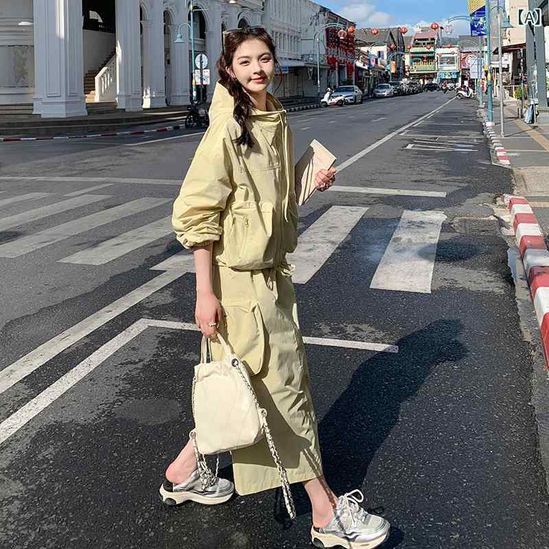 心地好い フーディ トップス UVとり捨てる スコート 仕掛ける ともし火黄色 midi丈 烏兎 成人女性用 軽さ 吸湿速乾 今めかしい 普段使い走り セットアップ
