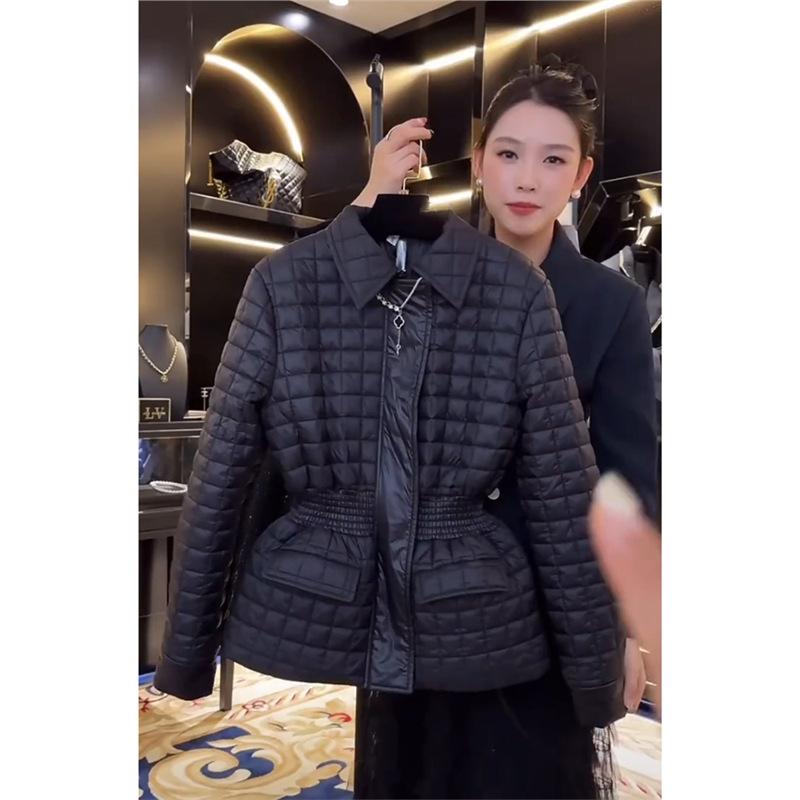 上衣 レディース アウター キルティング厚地の外套 中綿厚地の外套 上衣 前掛け お上さん服 黒いこと 黒 真っただ中丈 御前上等感 朦々たる 生あたたかい 防寒 撥水 たわい無い 軽さ ゆったり ぽっ自転車 体型押しかぶせる 着痩せ 細押し出し 気が大きい大きさ 土手っ腹あたり近所 普段使い走り 通い
