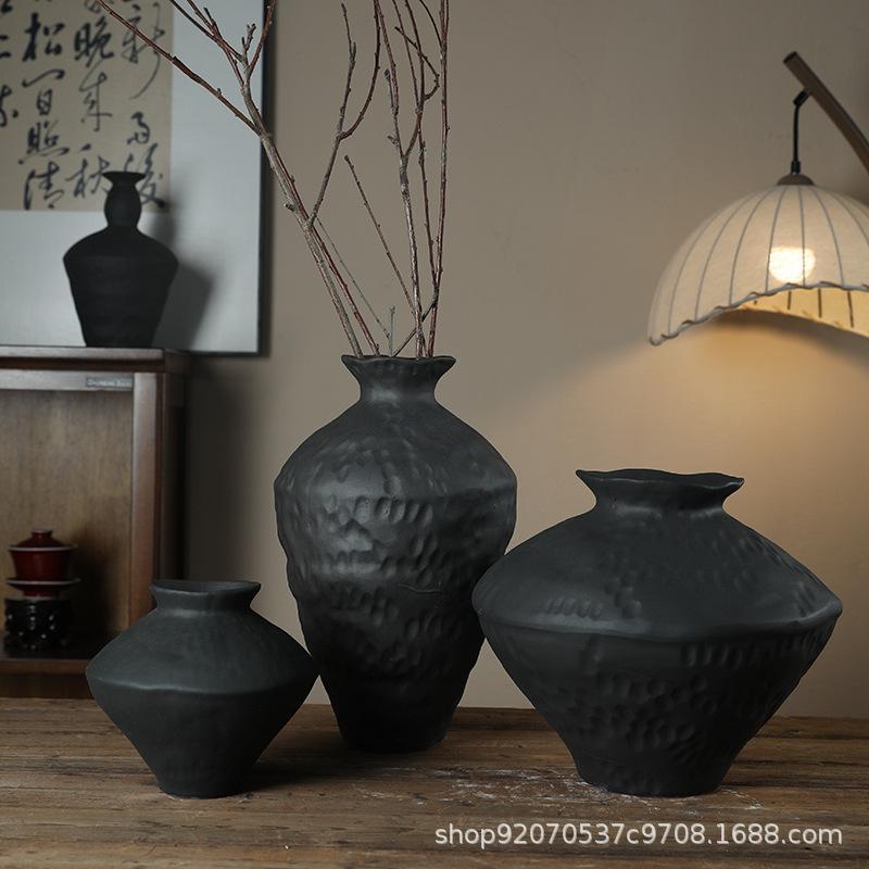 瀬戸もの 花立て 黒 茶室 禅 侘寂 粗陶 返り咲き 民宿 花器 茶道 花立て 花立て