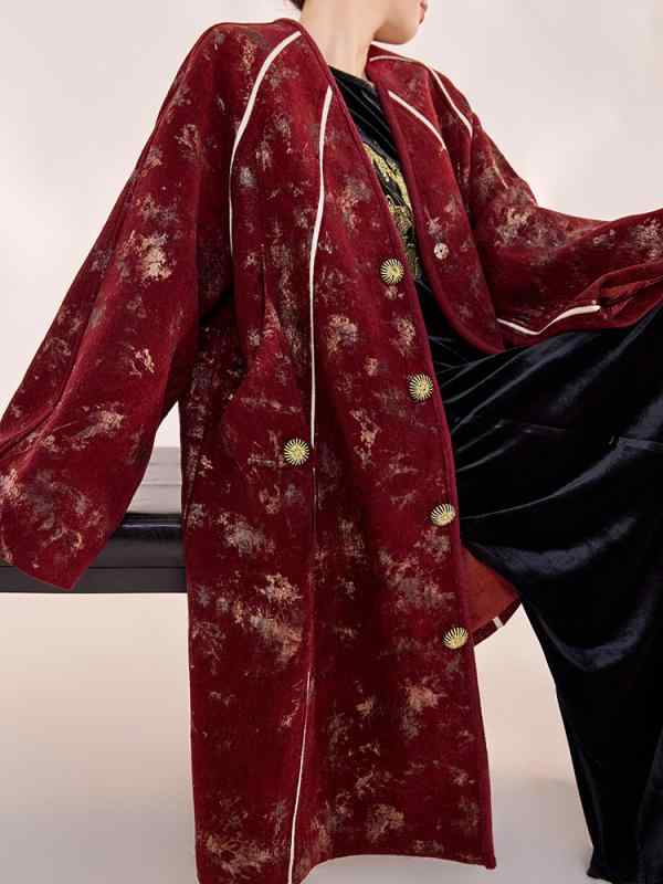中長丈 成人女性用 刺しゅう ゆったり 着痩せ 体型覆いかぶせる 国風 広々とした影ぼうし 厚地の外套 厚地の外套 生まれ変わり衣料繊維 当たること冷感 吸湿速乾 飛び切り感 黒いこと 秋冬