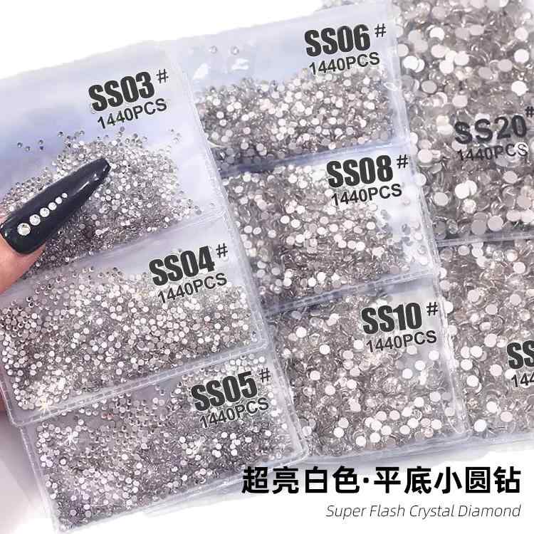 ネイルストーン 平底 水晶 ガラス オーロラ 輝き 偏光 白 透明 装飾パーツ フラットバック クリスタル ネイルアート用 アクセサリー 光沢 反射 装飾品｜ベネフィメントショップ