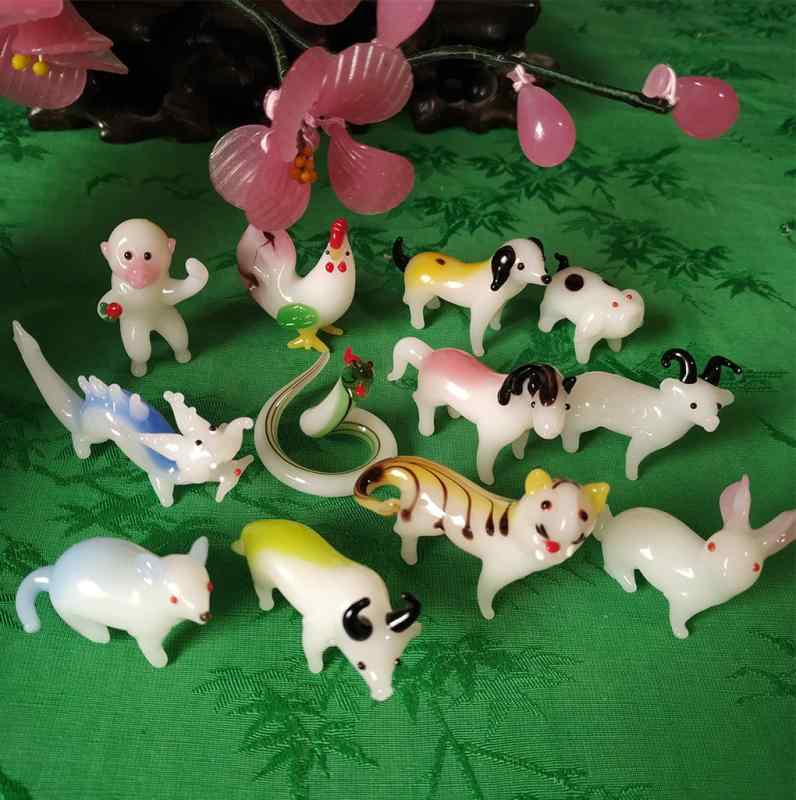置物 伝統工芸品 十二支 琉璃製 縁起物 職人手作り レトロ 懐かしい 干支飾り インテリア 飾り物 民芸品 ガラス細工 高度な技術 骨董風 記念品 アート 装飾用 ギフト用 風水 ラッキーアイテム お守り 厄除け 幸運 運気アップ 開運 宝物 贈り物 ｜ベネフィメントショップ