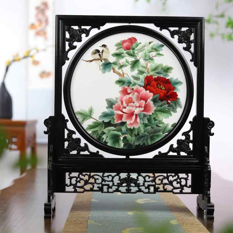 インテリア 雑貨 両面刺繍 飾り 円形 屏風 伝統工芸品 ?州 伝統 手工芸 特産品 民芸品 中国 特色 お土産 ギフト 卓上 置物 芸術品 繊細 職人 技 精巧 観賞用 室内 装飾 オブジェ 贈り物 アートパネル 和室 洋室 飾り付け 記念品 エスニッ｜ベネフィメントショップ
