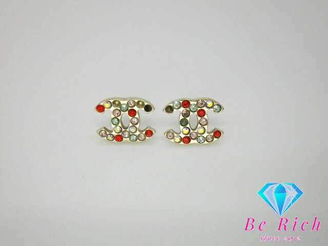 Chanel CCロゴ スタッドピアス 大人気CCロゴ♡ずっと使える【CHANEL】スタッドピアス (CHANEL