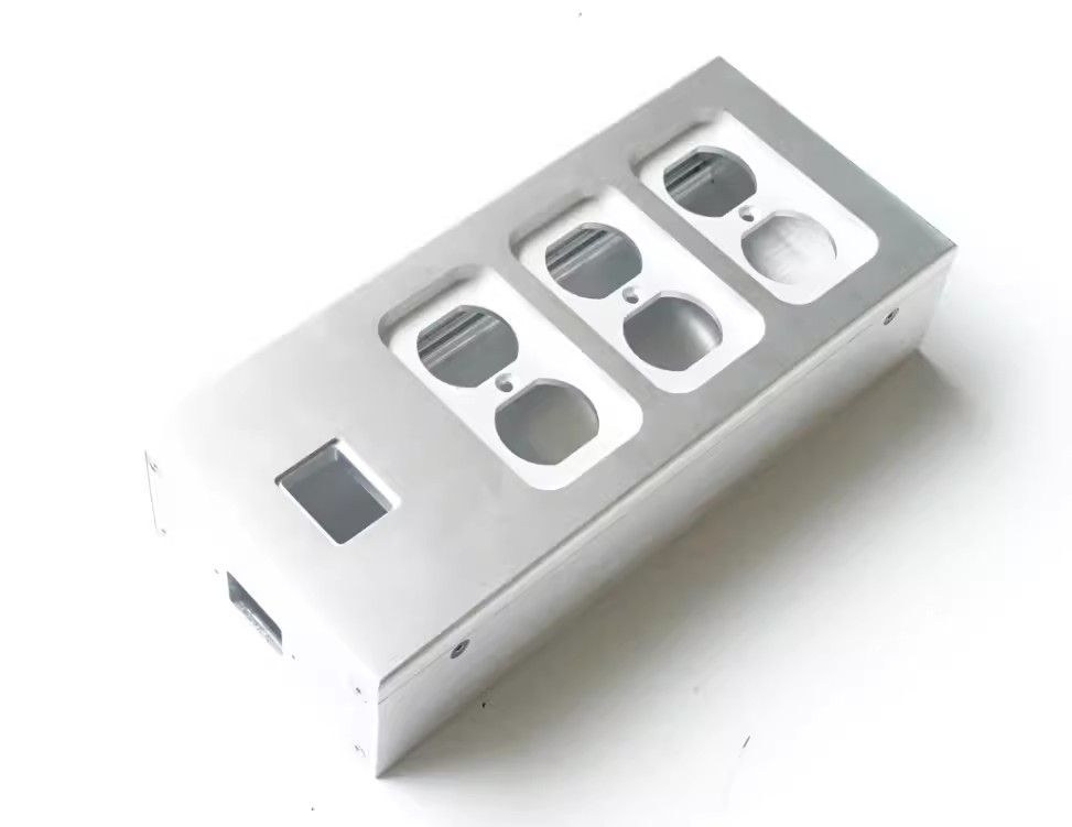 オーディオ用　６口電源タップ（金属筐体）B 楽天市場】総アルミ製シャーシケース オーディオ用 6口タップ