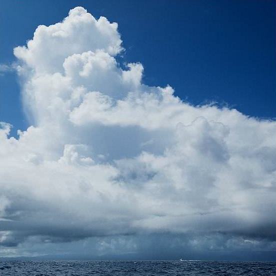 引き出物 Igrebow アイグレボウ 日本 静岡県 下田沖 夏の海と雲 インテリアフォト ピクチャーアート 写真 スタイリッシュ モダン カラー写真 カラーピクチャー ビッグサイズ Fucoa Cl