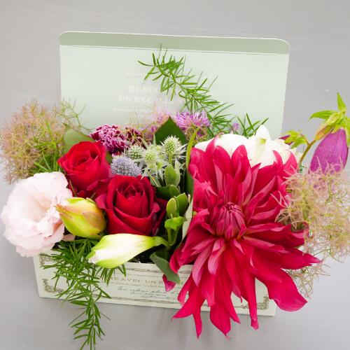 贈りやすいお洒落なボックス付き フラワーアレンジメント 胡蝶蘭専門店ベストフラワー