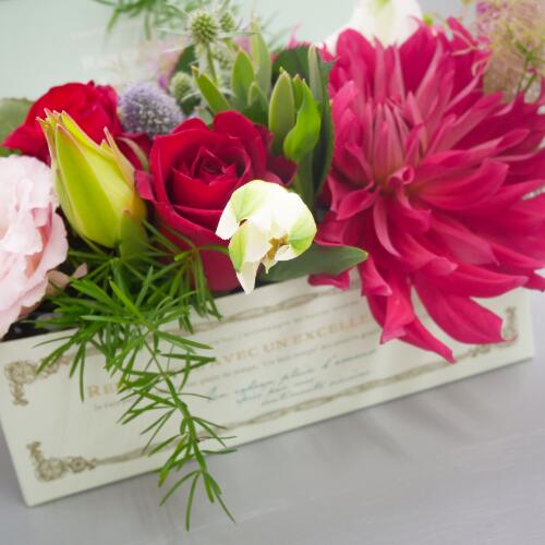 贈りやすいお洒落なボックス付き フラワーアレンジメント 胡蝶蘭専門店ベストフラワー