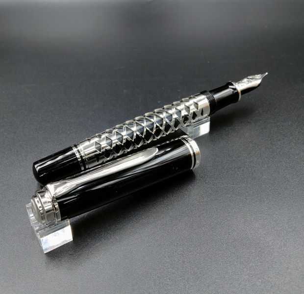 新生産物！！Pelikan 伽藍鳥 スーベレーン M805 金属元素衣袂 Metal Sleeve ロジウム一皿18金書き込み先 筆