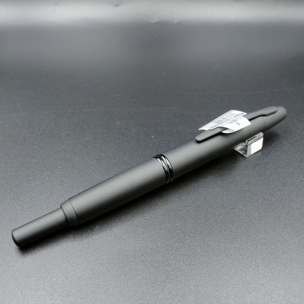 PILOT パイロット Capless キャップレス ブラックマット FC-18SR-BM ノック式万年筆 18金ペン先