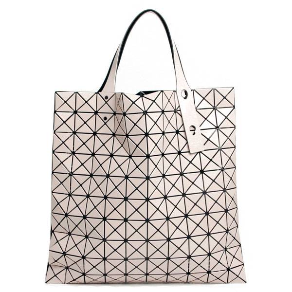 BAOBAO ISSEY MIYAKE バオバオ　イッセイミヤケ　ポーチ BAOBAO ISSEY MIYAKE バオバオ イッセイミヤケ PARADE ポーチ