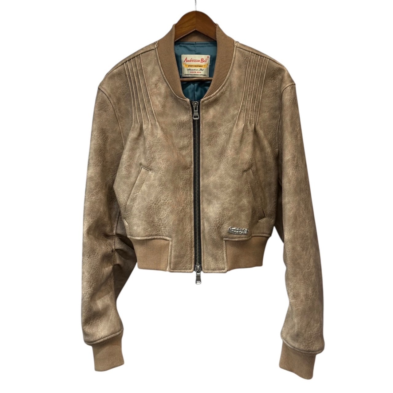 ANDERSSON BELL アンダースンベル TANYA FAUX LEATHER PINTUCK BOMBER JACKET 遊撃手丈フェイクレザーボンバージャケット awa516w M ベージュ 14741 【中古】