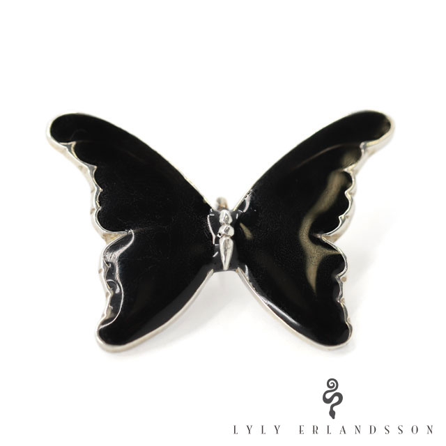 LYLY ERLANDSSON ペンダント トップ モルフォペンダント - ブラック リリーエルランドソン メンズ レディース アクセサリー ジュエリー 蝶 ちょうちょ 黒 かわいい プレゼント 記念日 誕生日