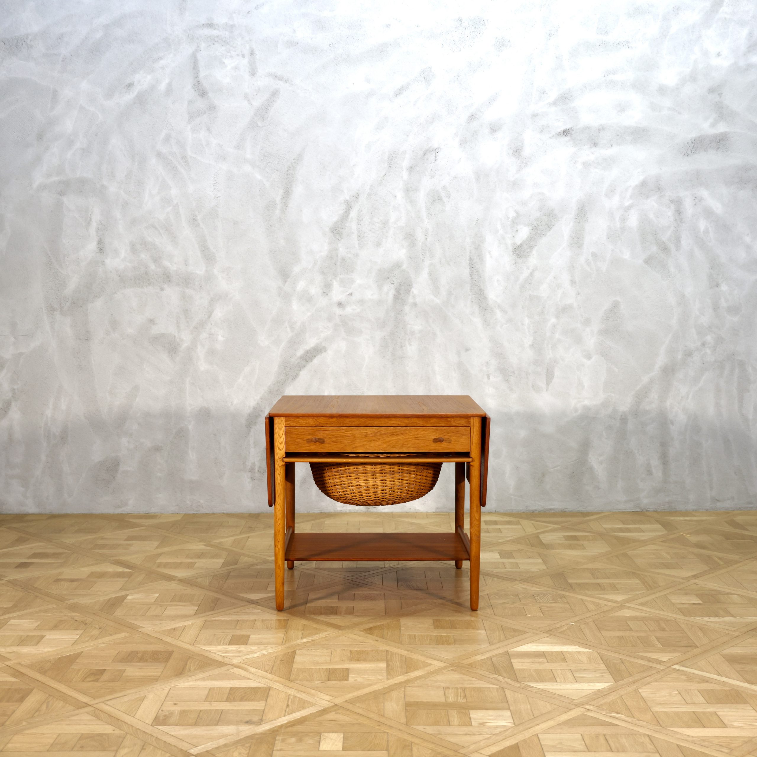 Hans J Wegner Sewing Table At33 Teak Oak 4 ハンス・J・ウェグナー ヴィンテージ ビンテージ 北欧調度品 室内装飾 今めかしい 北欧 モトファニチャー 速見表