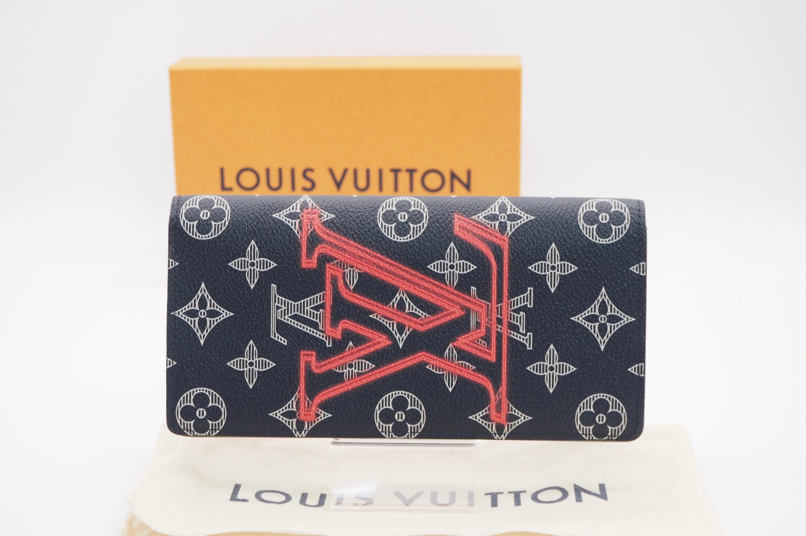 雑誌で紹介された 安心の３大保証 Aランク ≪LOUIS VUITTON ルイ