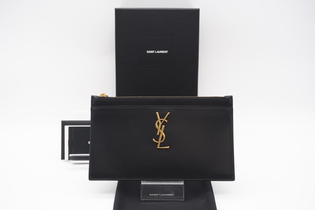 SAINT LAURENT - サンローランパリ SAINT LAURENT PARIS ロゴ 326604 iPadケース レザー ブラック 新品同様 SAINT LAURENT - サンローランパリ SAINT LAURENT PARIS ロゴ