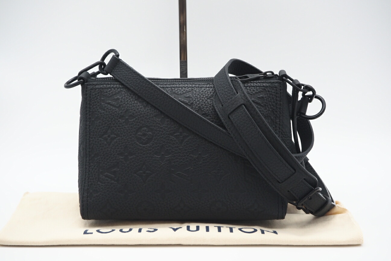 LOUIS VUITTON トリアングル メッセンジャー 御堂筋限定 LOUIS VUITTON トリアングル メッセンジャー 御堂筋限定