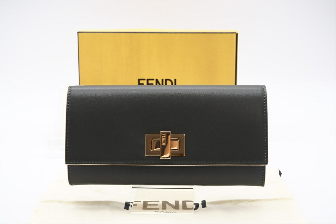 ★3日以内返品可★ 美品 FENDI フェンディ レザー ピーカブー コンチネンタル ウォレット 8M0377 長財布 カーキ ベージュ レザー レディース【中古】