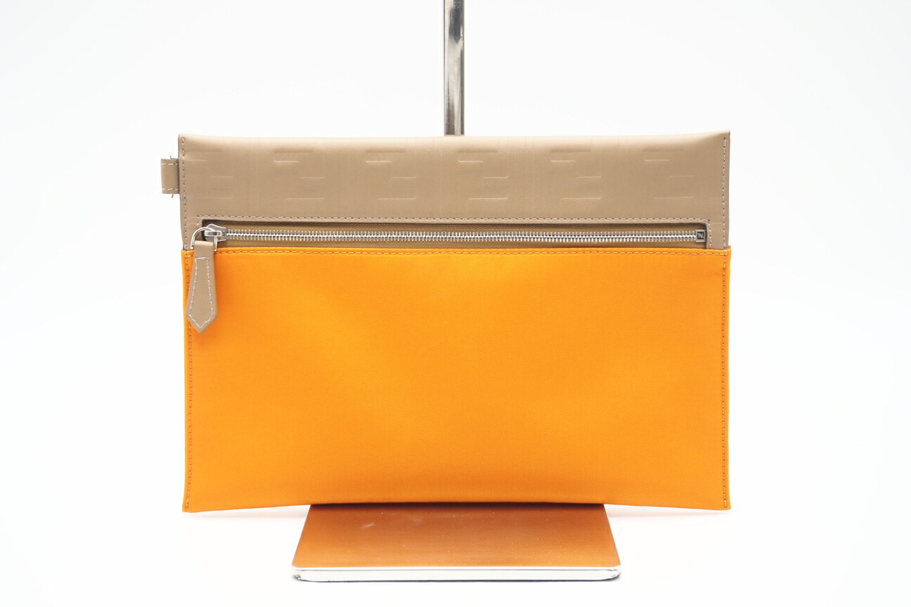 ★3日以内返品可★ 極美品 FENDI フェンディ ナイロン なめし革 ズッカ クラッチペダル御徒面子 合切袋 7N0108 クラッチペダル御徒面子 オレンジ色 赤銅色 ナイロン なめし革 レディース【中古】