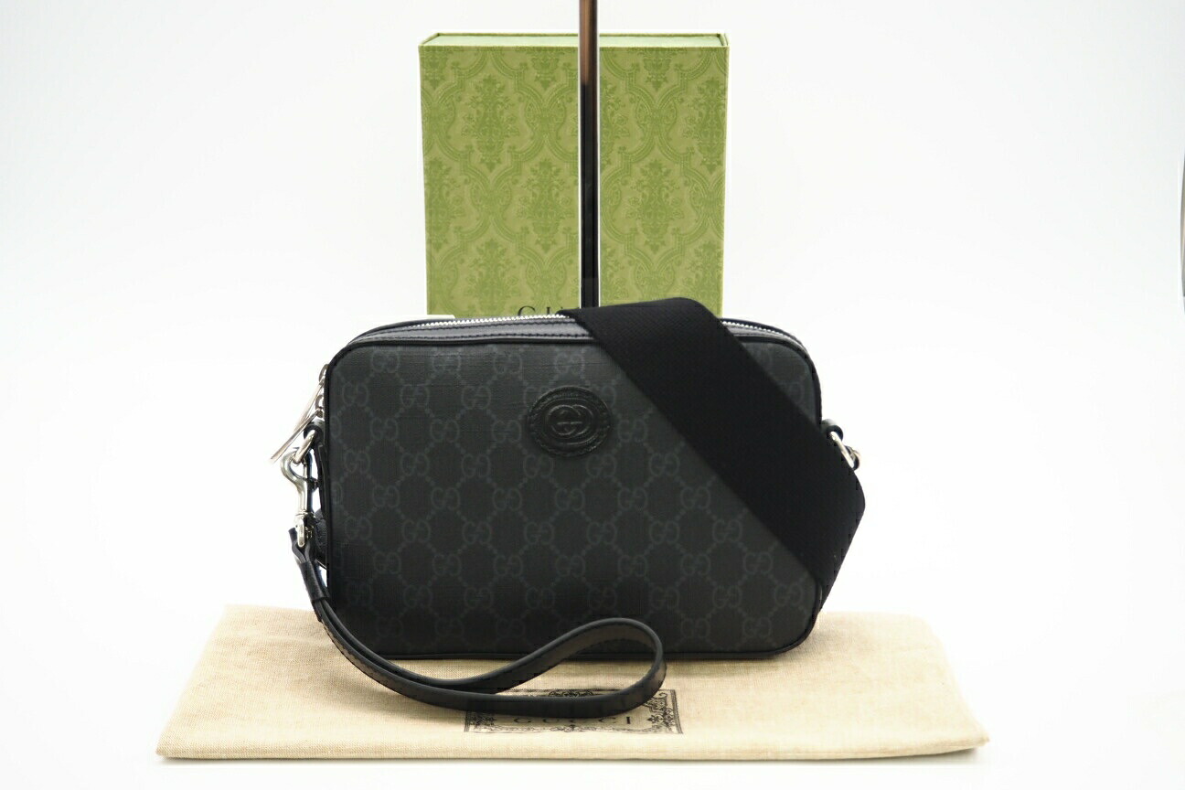 ★3日以内返品可★  GUCCI グッチ GGスプリーム インターロッキングG 肩先 703468 ショルダーバッグ 黒いこと 薄墨色 上塗り帆布 メンズ【中古】