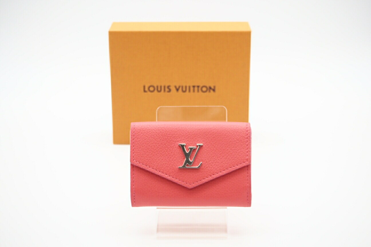 ★3日以内返品可★ 極美品 LOUIS VUITTON ルイ・ヴィトン ロックミー ポルトフォイユ 鍵を掛けるミニ M82435 三つ折り紙入れ サクラ色 トリヨンレザー レディース【中古】