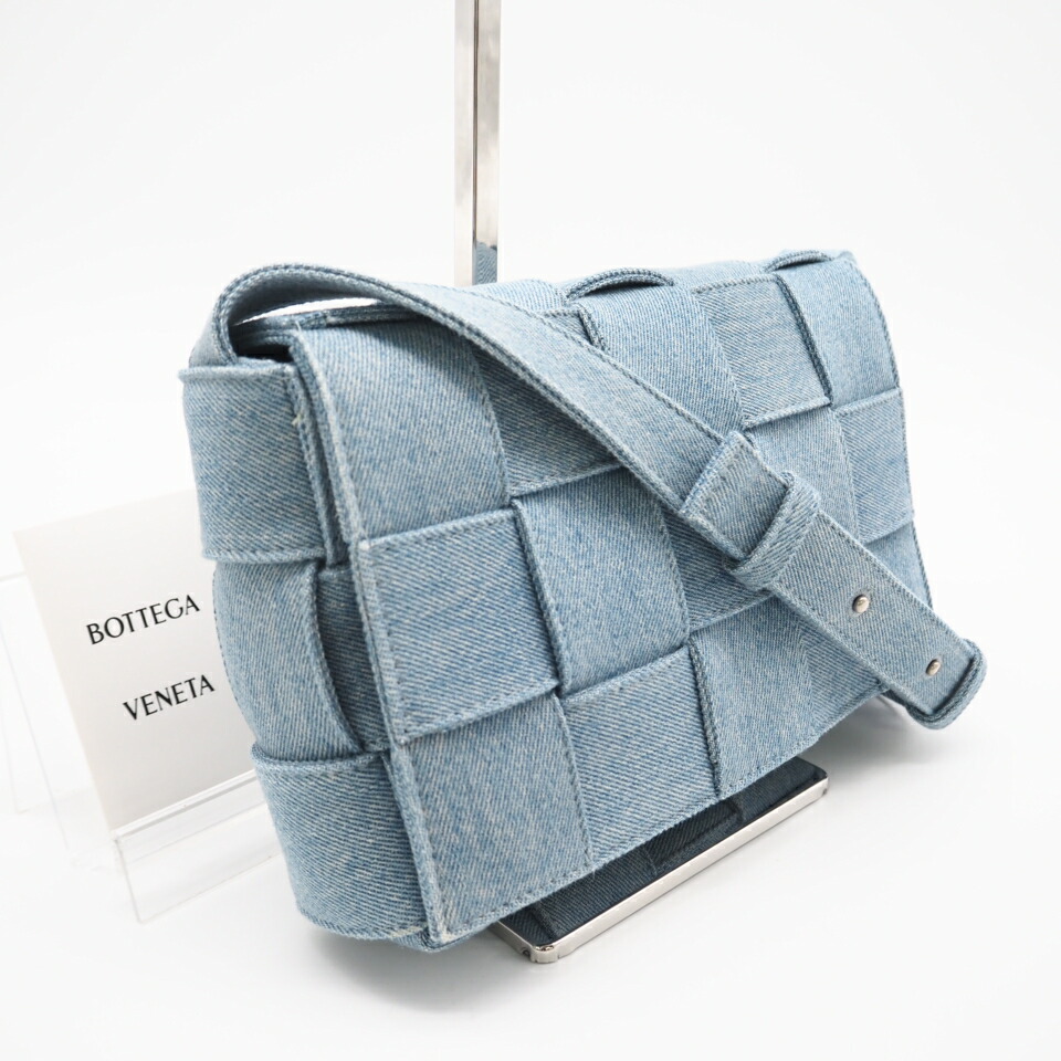 ★3日以内返品可★ 美品 BOTTEGAVENETA ボッテガヴェネタ マキシイントレチャート デニム ショルダー 710188 ショルダーバッグ ブルー デニム レディース【中古】｜リユースショップ BICLOCK