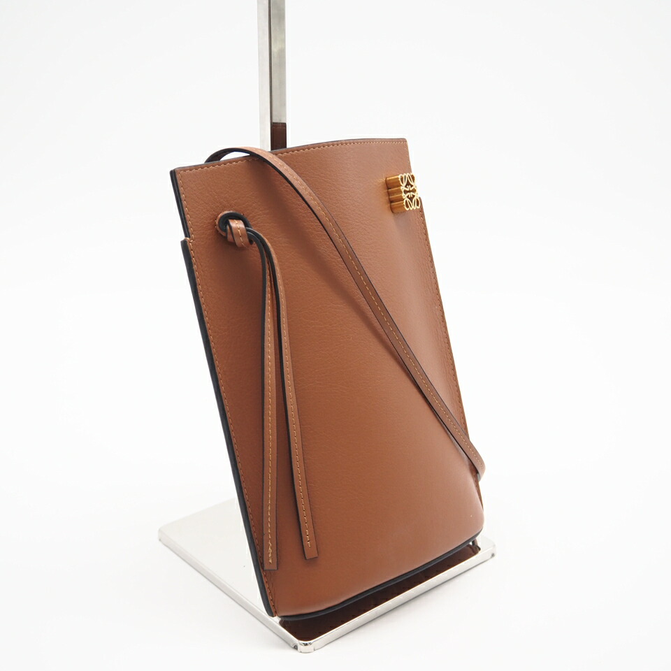 ★3日以内返品可★ 極美品 LOEWE ロエベ カーフスキン ダイスポケット ショルダーバッグ タン C630R12X01 ショルダーバッグ ブラウン レザー レディース【中古】