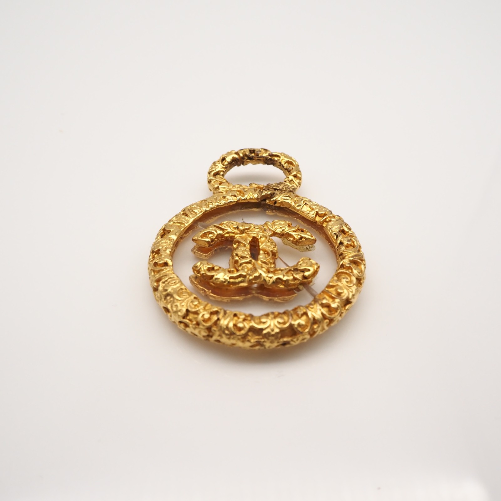 ★3日以内返品可★ CHANEL シャネル ココマーク 溶岩 クリア チャーム GP - ペンダントトップ ゴールド GP レディース【中古】｜リユースショップ BICLOCK
