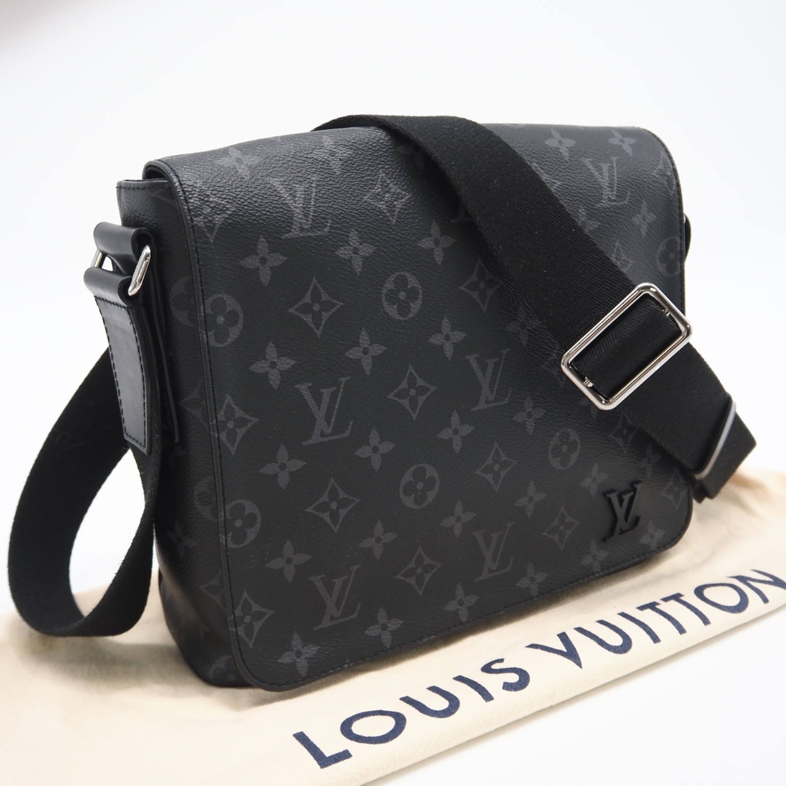 ★3日以内返品可★ 美品 LOUIS VUITTON ルイ・ヴィトン モノグラム 星食 ディストリクトPM NV2 M45272 ショルダーバッグ 黒いこと 薄墨色 上塗り帆布 メンズ【中古】