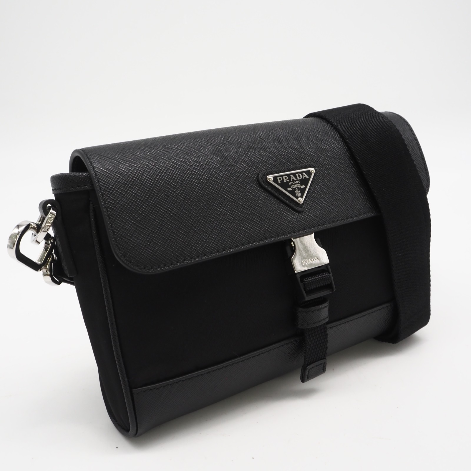 ★3日以内返品可★ 極美品 PRADA プラダ テスートサフィアーノ Re-Nylon ショルダーバッグ 2VD053 ショルダーバッグ 黒いこと ナイロン サフィアーノ メンズ【中古】
