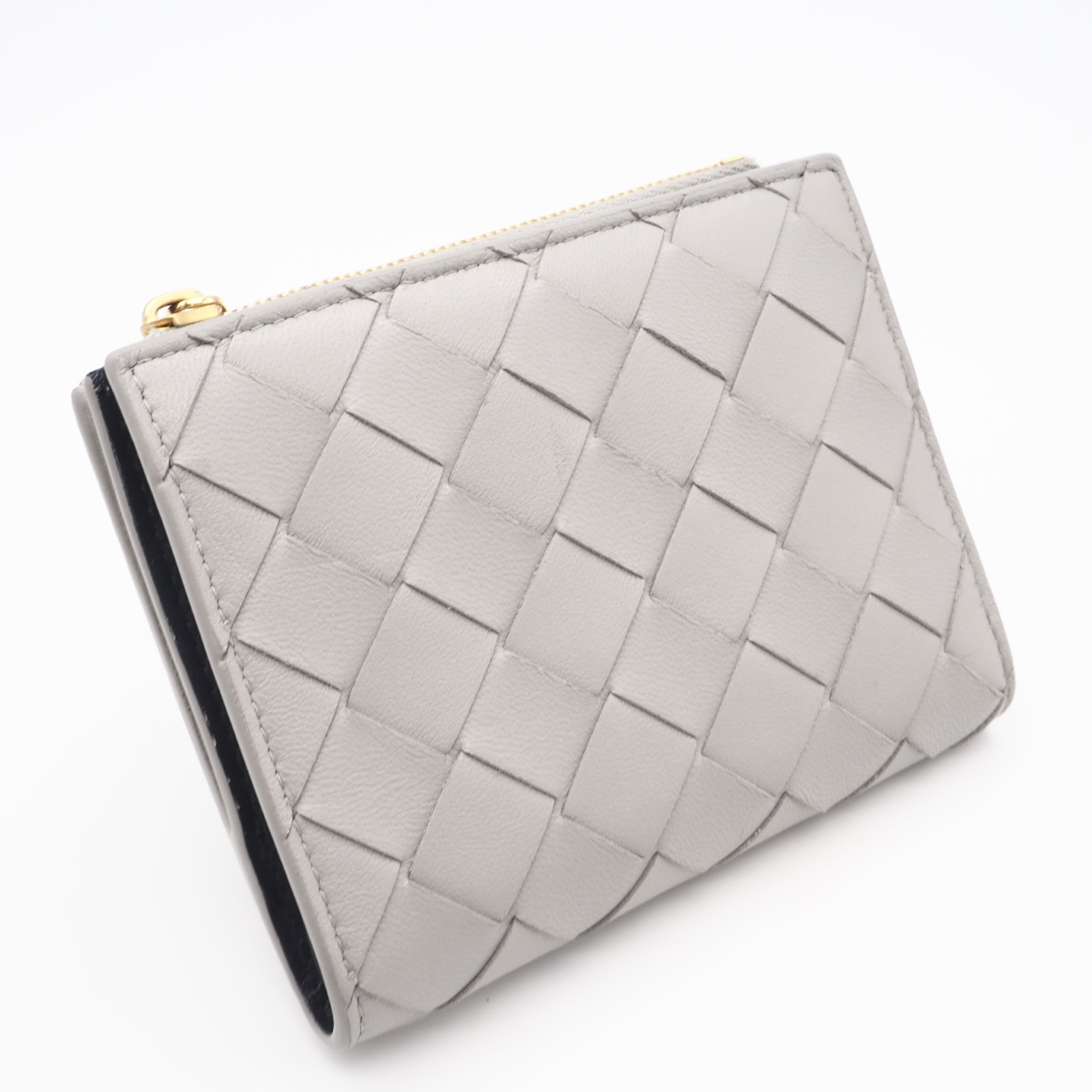 ★3日以内返品可★ 美品 BOTTEGAVENETA ボッテガヴェネタ イントレチャート中 なめし革 二つ折り札入れ 749940 二つ折り札入れ 薄墨色 子ヒツジひと肌 メンズ【中古】 バッグ・小物・ブランド雑貨-メンズ財布