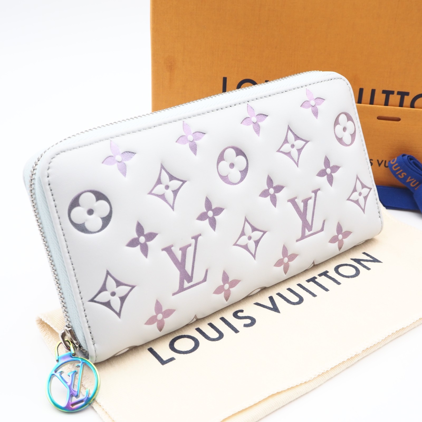 ★3日以内返品可★ 未当てはめる LOUIS VUITTON ルイ・ヴィトン クッサン ジッピーウォレット M82792 長銭入れ 青碧 マルチ色合い 子ヒツジ人はだ レディース【中古】