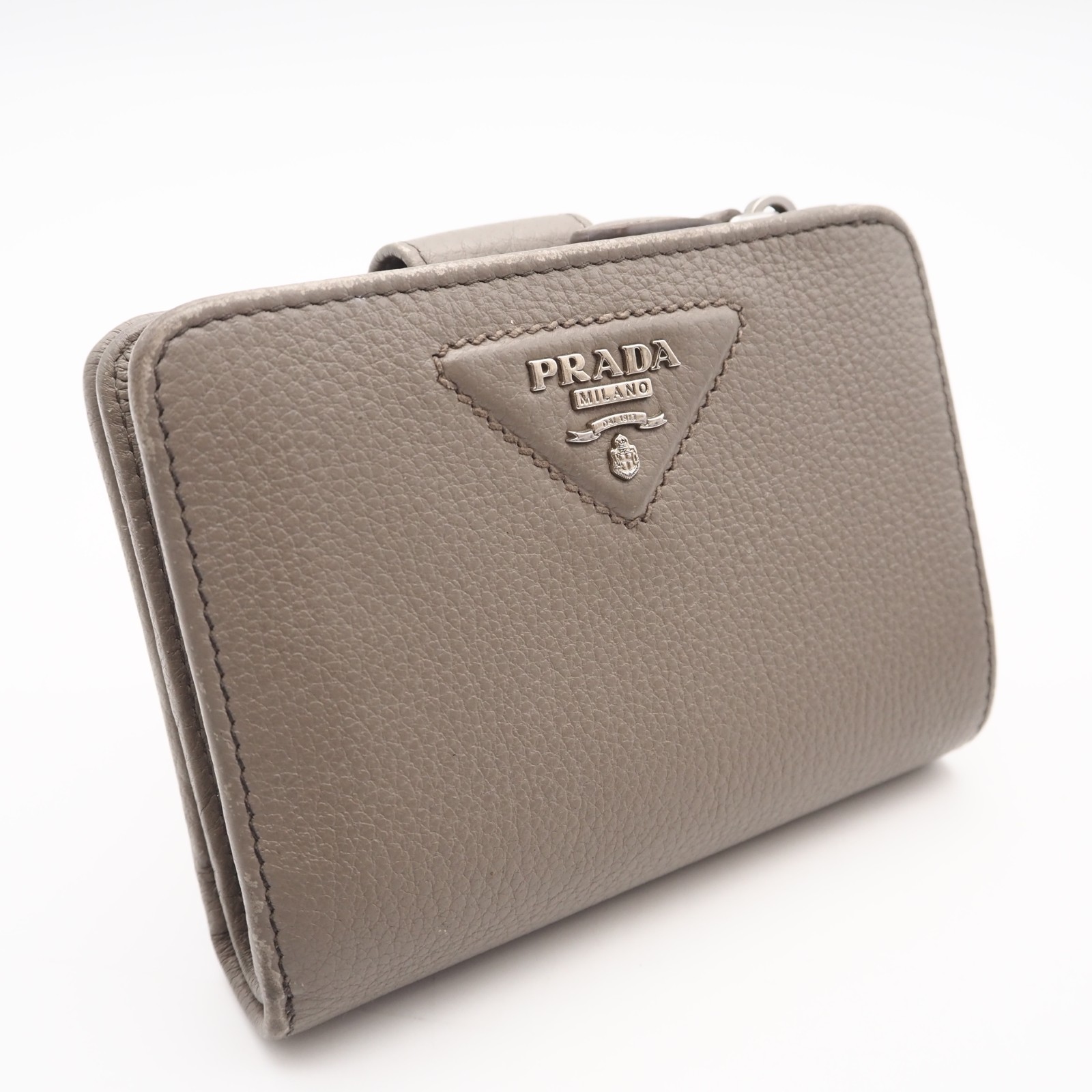 ★3日以内返品可★  PRADA プラダ カーフレザー 二つ折り ウォレット 1ML018 二つ折り紙入れ グレージュ カーフレザー レディース【中古】