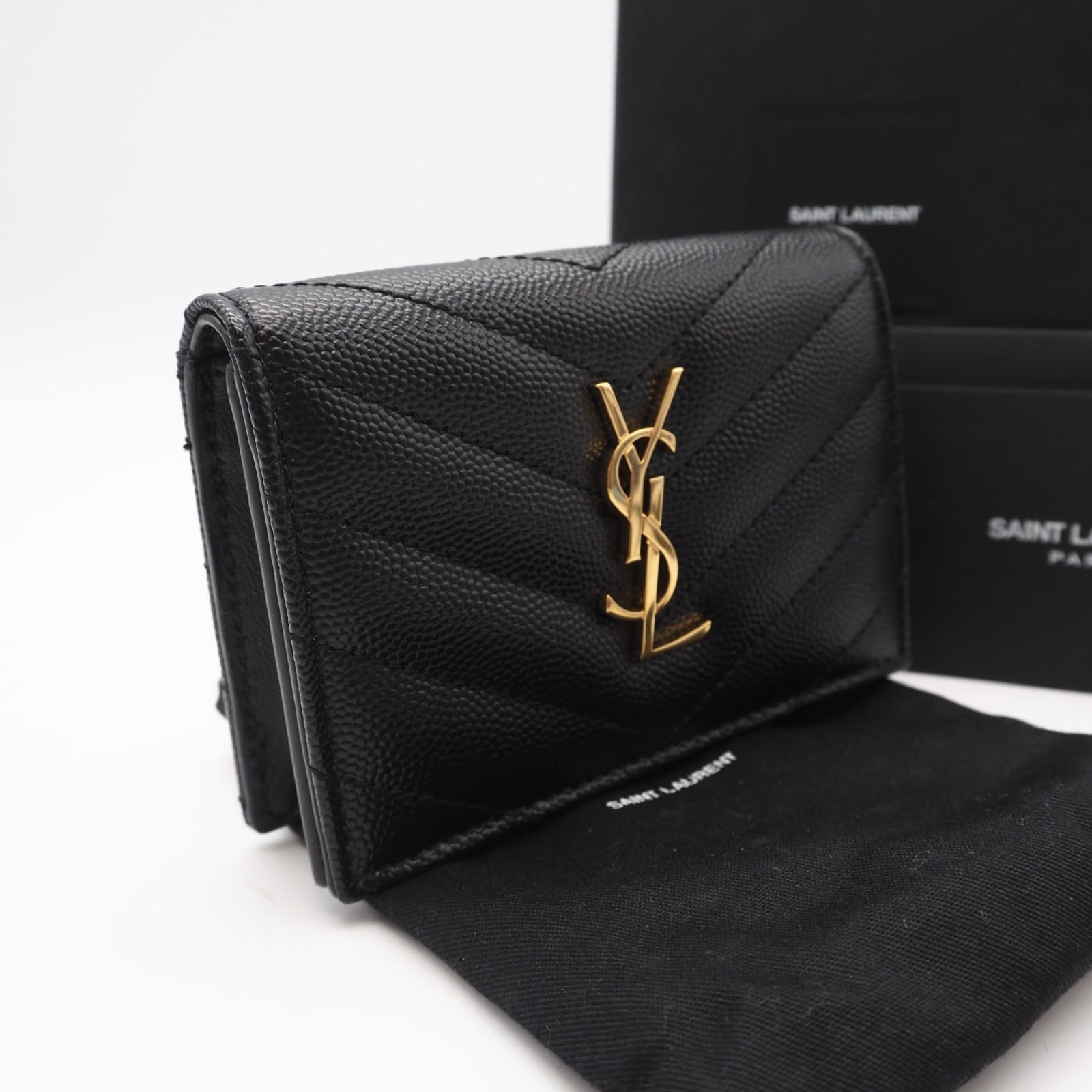 ★3日以内返品可★ 美品 SAINT LAURENT PARIS サンローランパリ モノグラム 禾穀類 ド プードルエンボスレザー ビジネスカードケース 596323 歌留多入れもの 黒いこと ゴールド なめし革 レディース【中古】