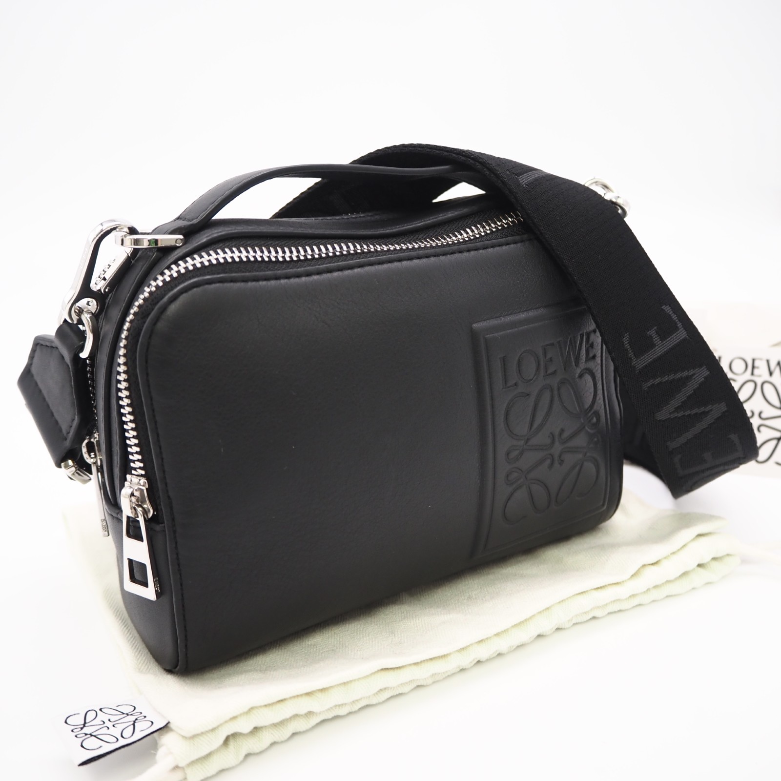 ★3日以内返品可★ 美品 LOEWE ロエベ アナ瓦 サテンカーフ はりつけ台上半身 写真機御徒面子 ミニ C565R41X04 2wayショルダーバッグ 黒いこと カーフレザー メンズ【中古】
