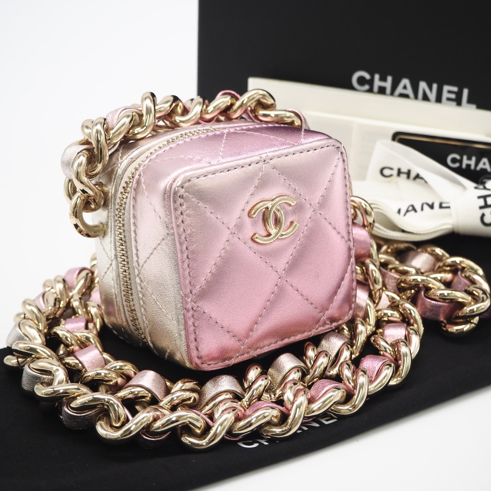 ★3日以内返品可★ 美品 CHANEL シャネル マトラッセ パンクキューブ チェーン店 ミニ 肩部 AP2529 ショルダーバッグ サクラ色しろがね色 子ヒツジ素はだ レディース【中古】