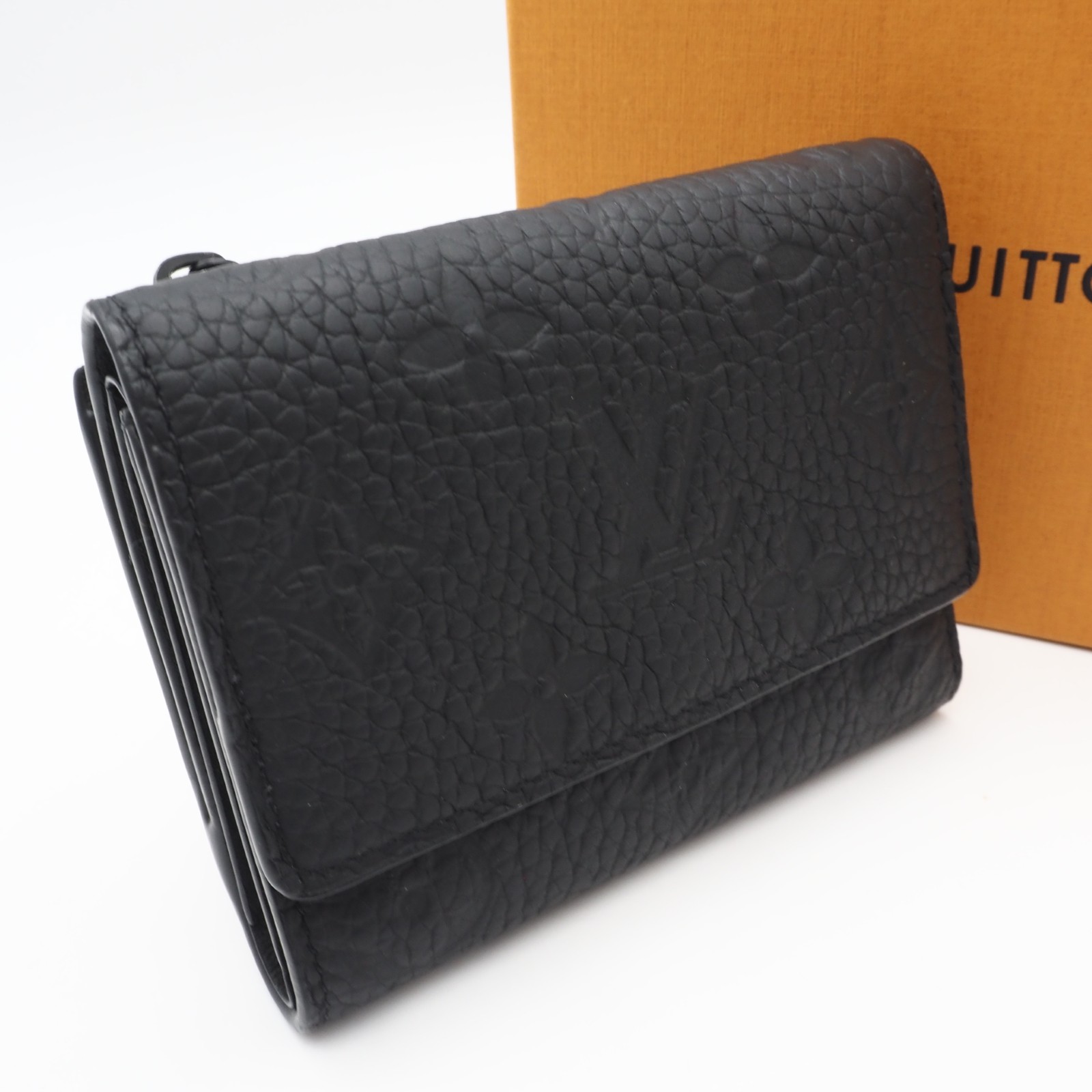 ★3日以内返品可★ 美品 LOUIS VUITTON ルイ・ヴィトン トリヨン ポルトフォイユ パイロット ノワール M82556 三つ折り財布 ブラック トリヨンレザー メンズ【中古】