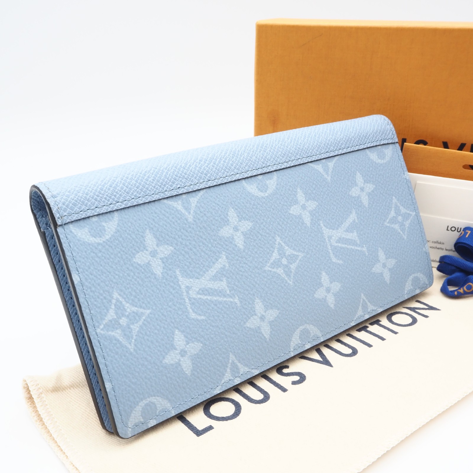 ★3日以内返品可★ 極美品 LOUIS VUITTON ルイ・ヴィトン タイガラマ ポルトフォイユブラザ ブルーシエル M14110 長財布 ブルー コーティングキャンバス レディース【中古】