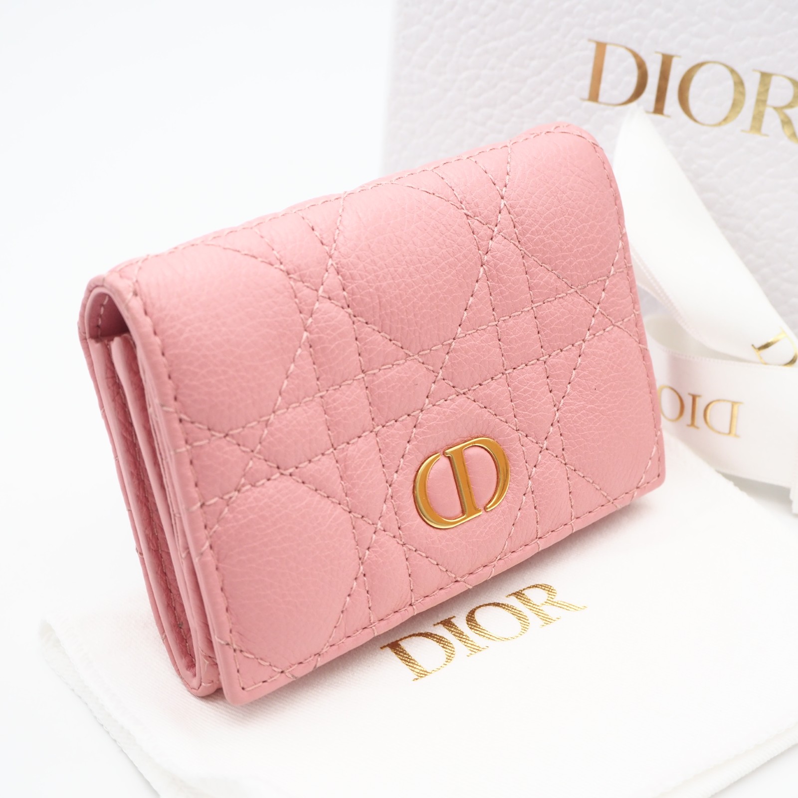 ★3日以内返品可★ 美品 Christian Dior ディオール カナージュ カーフスキン Dior Caro Glycine ウォレット S5132UWHC 歌留多入れもの サクラ色 カーフレザー 子ヒツジ素はだ レディース【中古】