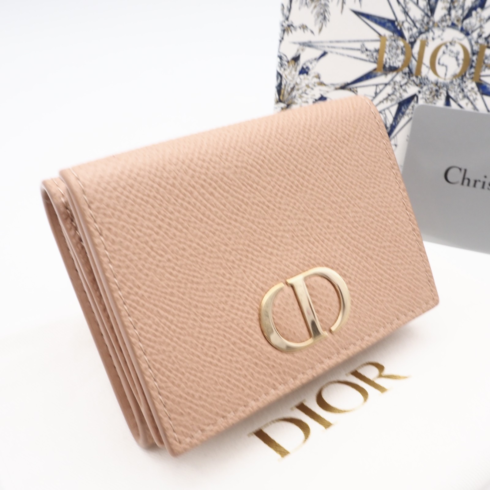 ★3日以内返品可★ 美品 Christian Dior クリスチャンディオール グレインドカーフスキン 30 モンテーニュ ロータスウォレット S2084OBAE 三つ折り財布 ベージュ グレインカーフレザー レディース【中古】