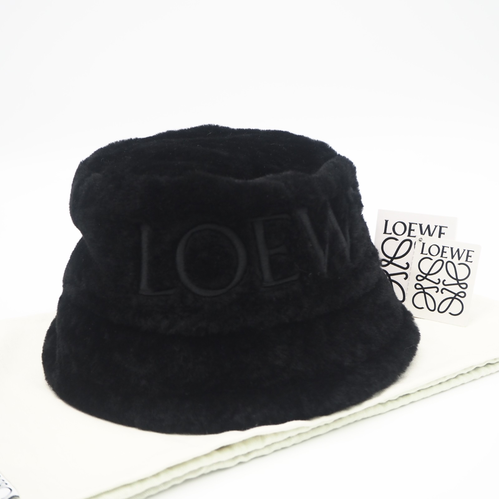 ★3日以内返品可★ 極美品 LOEWE ロエベ シアリング エンブロイダリーロゴ バケットハット M K820HB1X70 ハット ブラック コットン ファー レディース【中古】｜リユースショップ BICLOCK