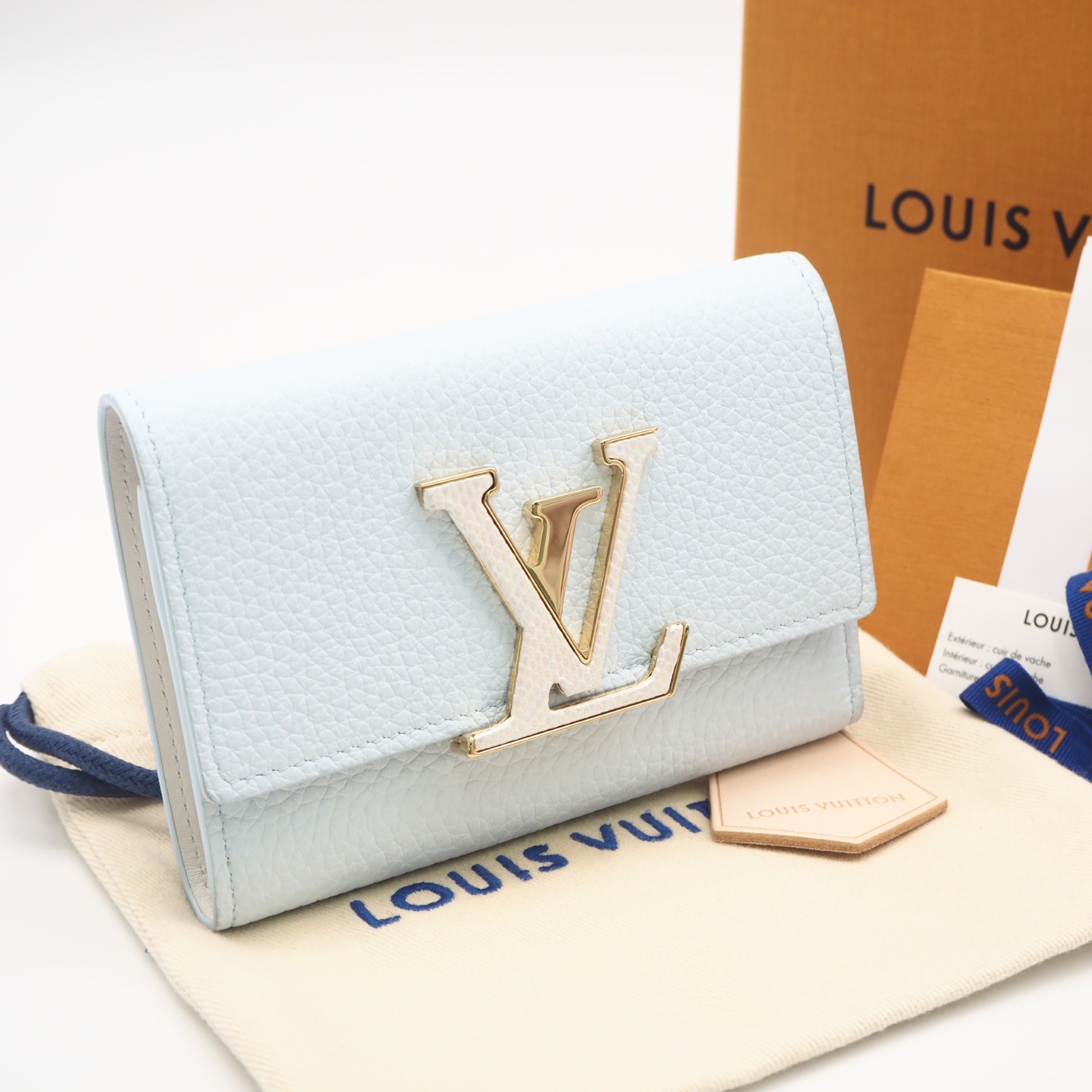 ★3日以内返品可★ 極美品 LOUIS VUITTON ルイ・ヴィトン トリヨン 日本制限事項 ポルトフォイユ カプシーヌ パウダーコンパクト 天の原青碧 N89898 三つ折り銭入れ 天の原青碧 トリヨンレザー パイソン レディース【中古】