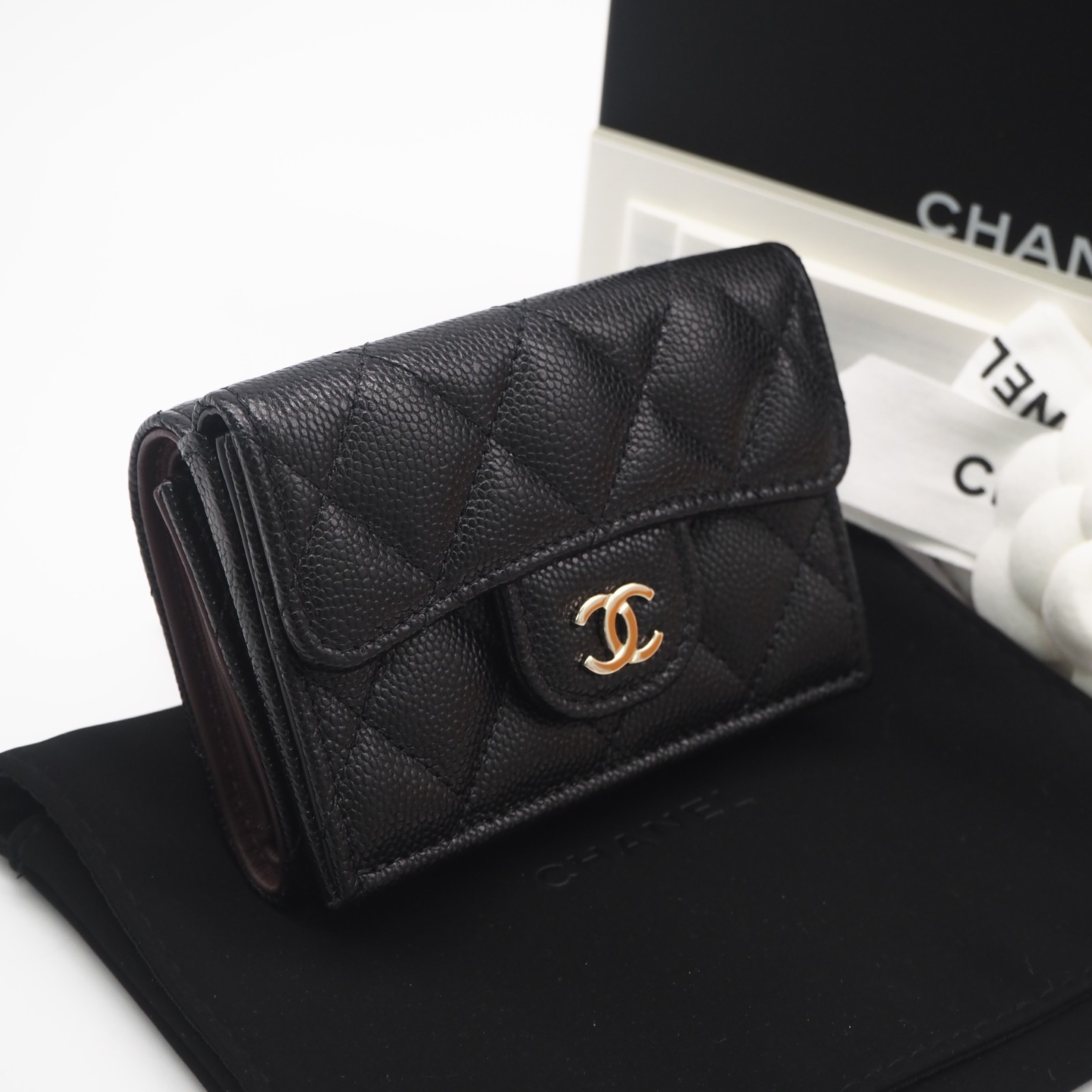 ★3日以内返品可★ 極美品 CHANEL シャネル マトラッセ コンパクトウォレット AP0230 三つ折り札入れ 黒いこと キャビア素はだ レディース【中古】