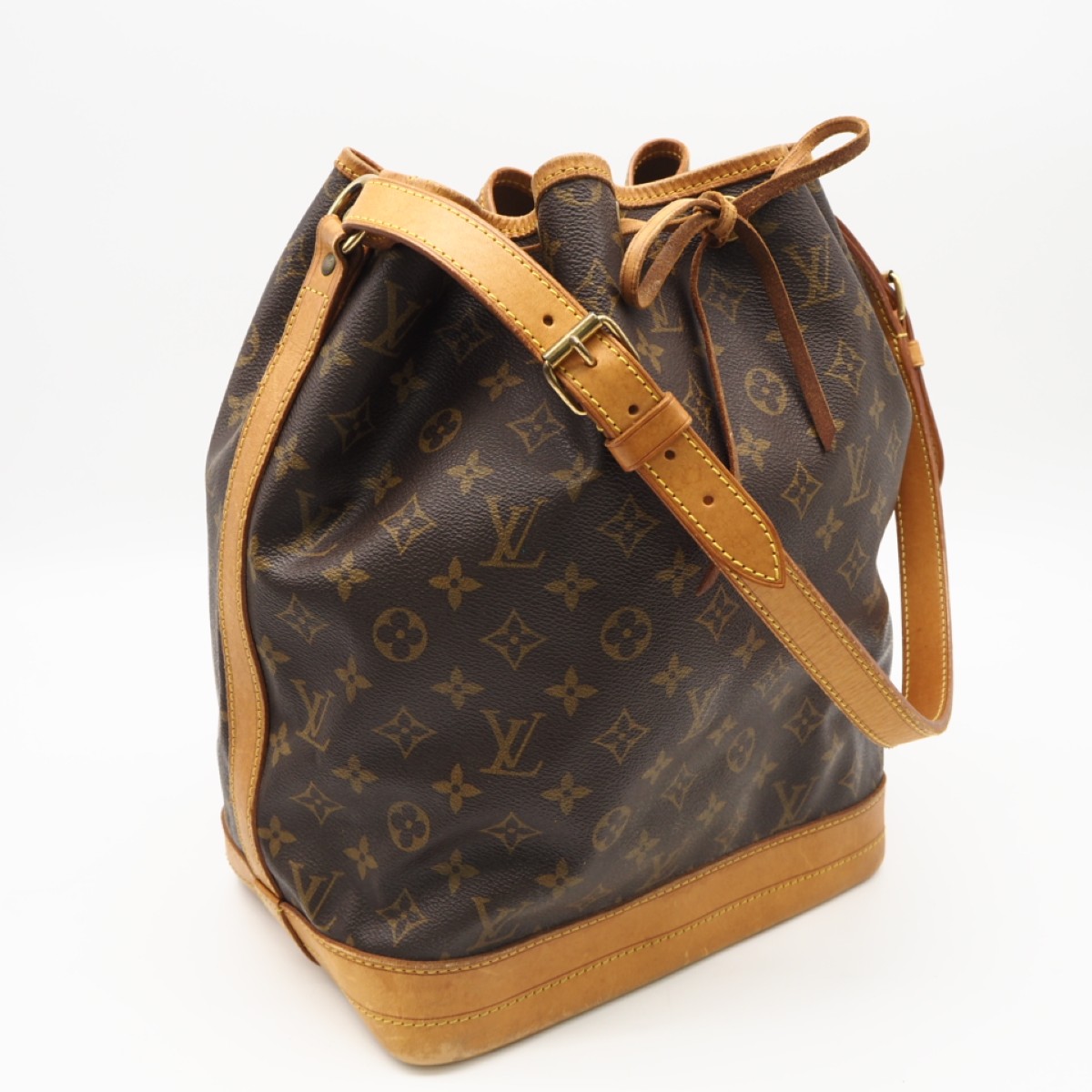 ★3日以内返品可★  LOUIS VUITTON ルイ・ヴィトン モノグラム ノエ M42224 ショルダーバッグ 赤銅色 上塗り帆布 なめし革 レディース【中古】