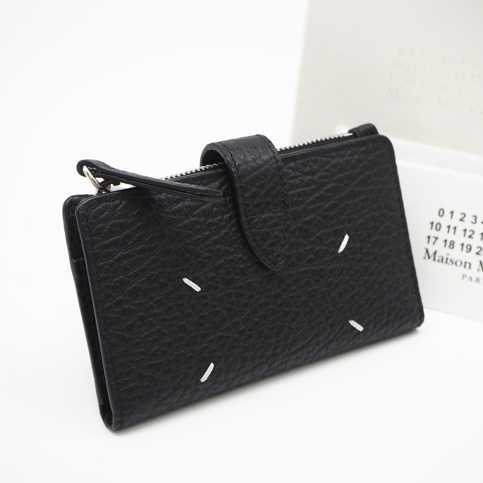 ★3日以内返品可★ 極美品 MAISON MARGIELA メゾンマルジェラ 4編み目 ジップウォレット SA1VX0019 コインケース 黒いこと 白いこと カーフレザー メンズ【中古】