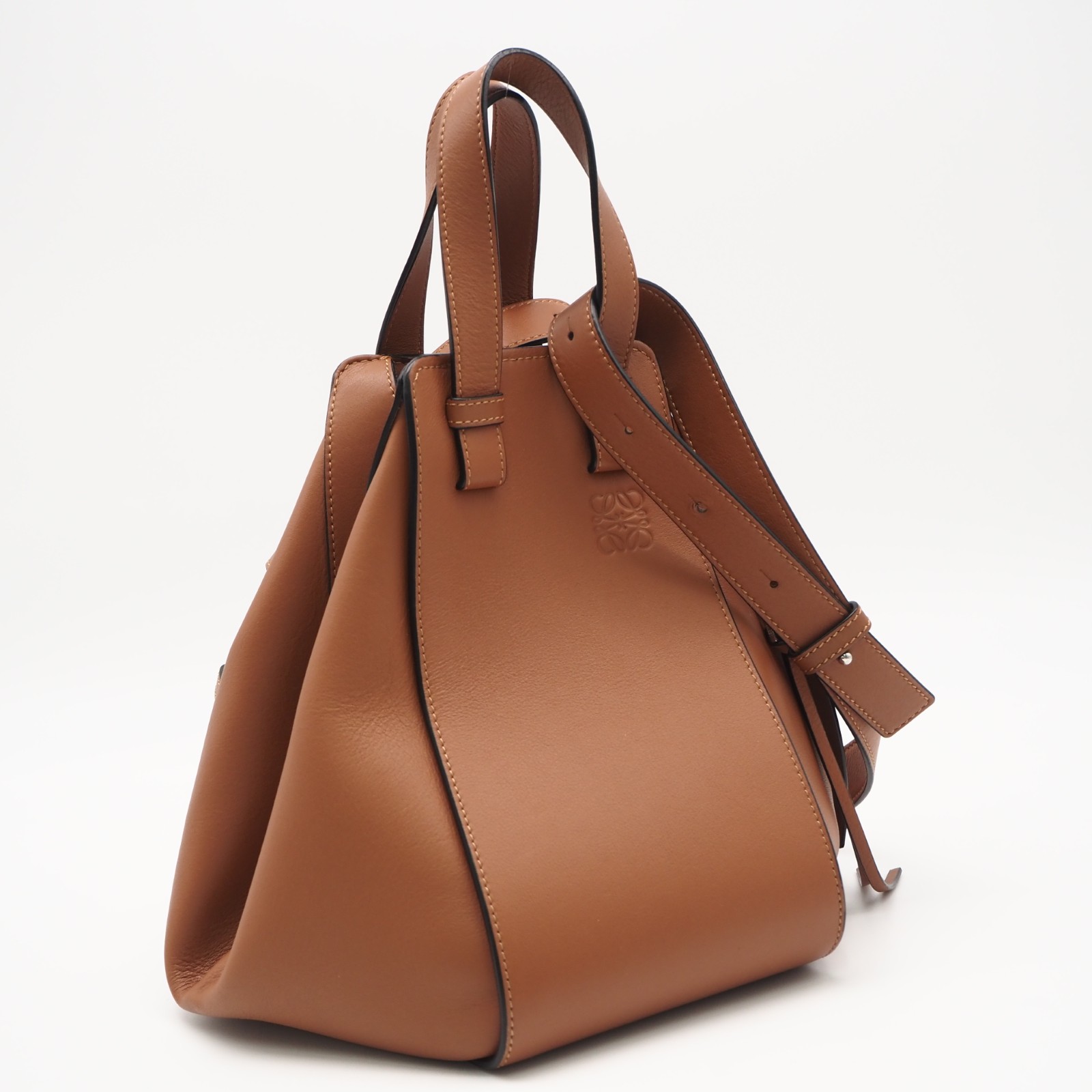 ★3日以内返品可★ 美品 LOEWE ロエベ クラシックカーフ ハンモックバッグ スモール タン 10110567 2wayハンドバッグ ブラウン カーフレザー レディース【中古】｜リユースショップ BICLOCK 96,080円