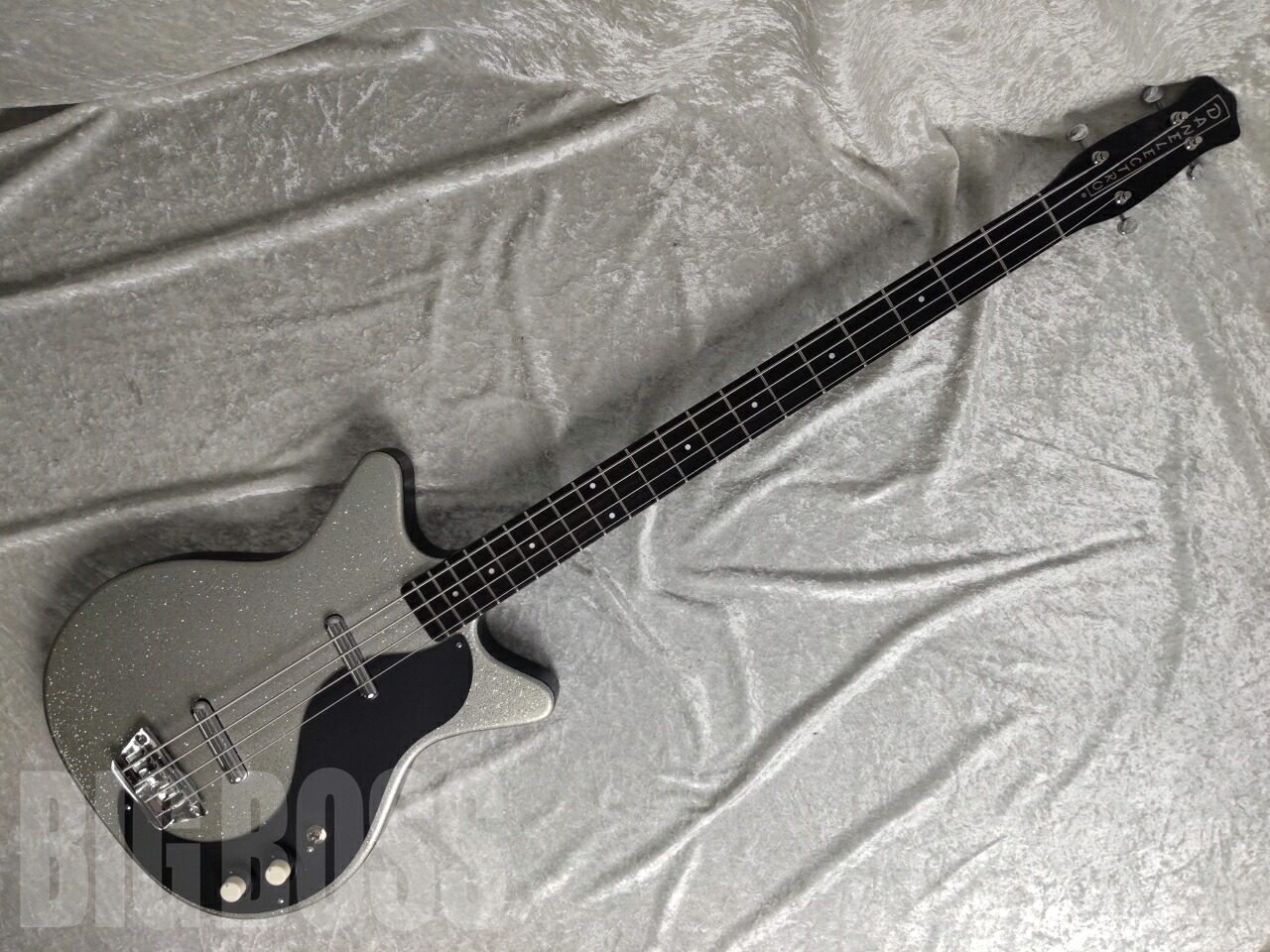 Danelectro 59DC LONGSCALE BASS (METALFLAKE SILVER) [エレキベース]【即納可能】【お買い物マラソン！ポイント5倍！～7/26（日）01:59まで】｜BIGBOSS